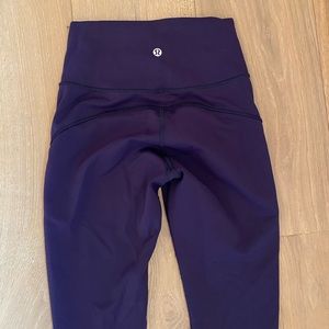 Dark purple lulu lemon leggings
